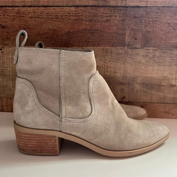 Dolce Vita Able Booties - Concrete Grey Suede - Picture 3 of 9